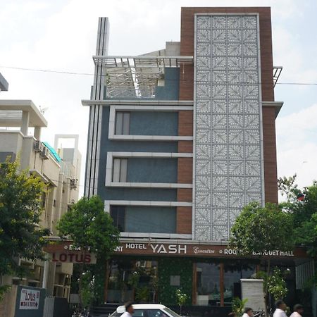 Hotel Yash Executive Aurangabad  Bagian luar foto