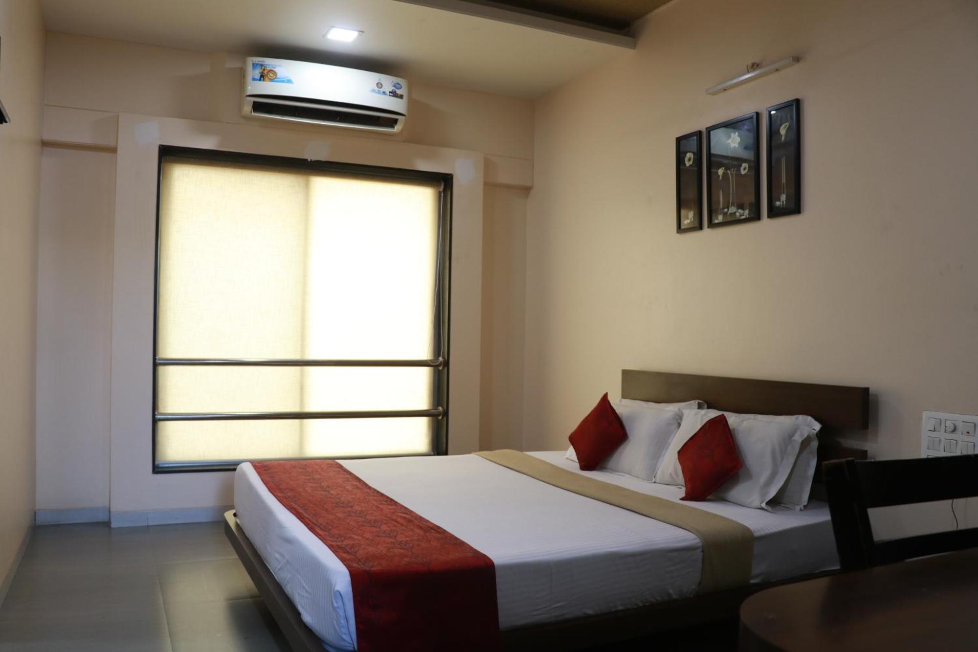 Hotel Yash Executive Aurangabad  Bagian luar foto