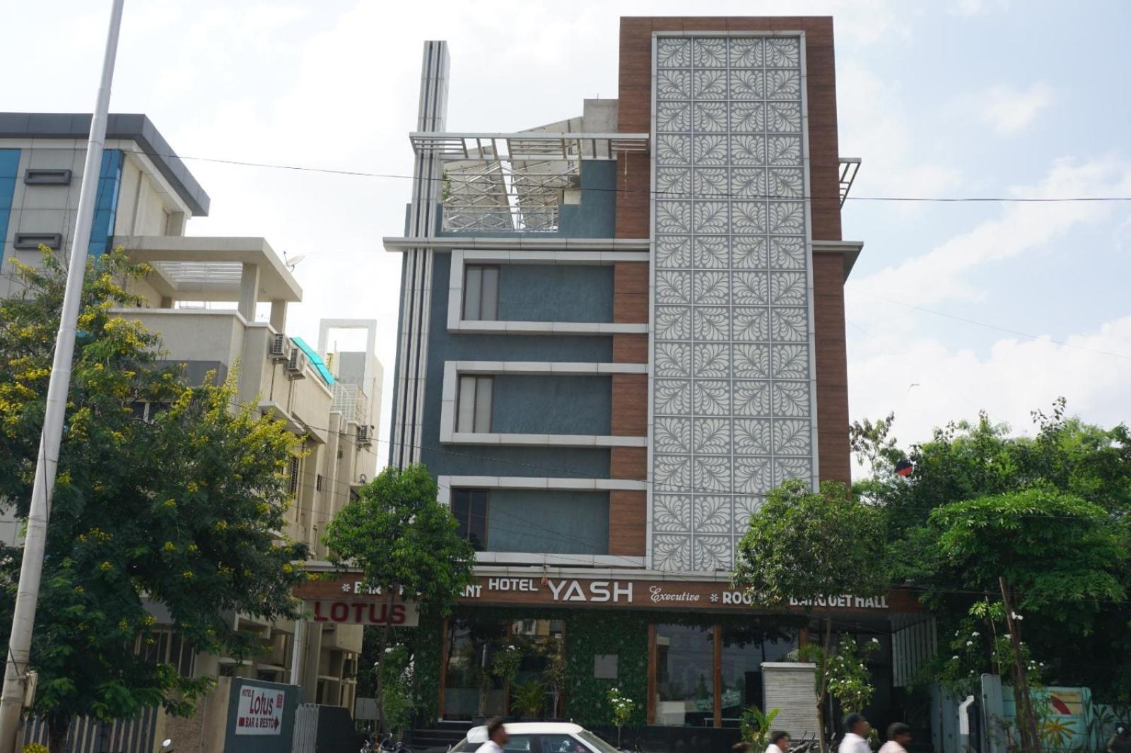 Hotel Yash Executive Aurangabad  Bagian luar foto
