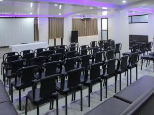 Hotel Yash Executive Aurangabad  Bagian luar foto